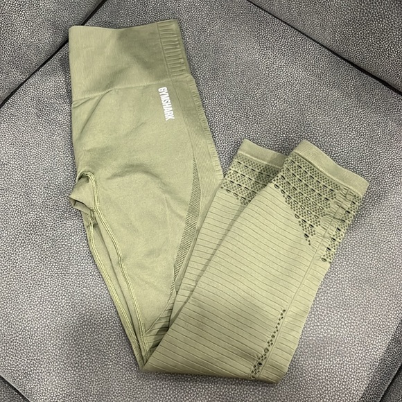 Gymshark size M olive - Picture 4 of 4